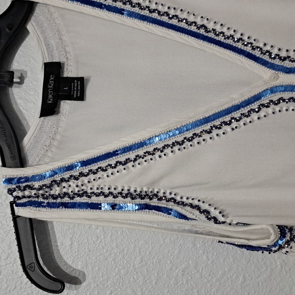 Karen Kane Beaded V-Neck Sleeveless Sharkbite Hem Tank Top - Picture 7 of 11